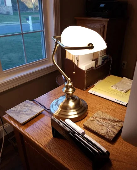 Glass Banker‘s Study Lamp/ Night Light